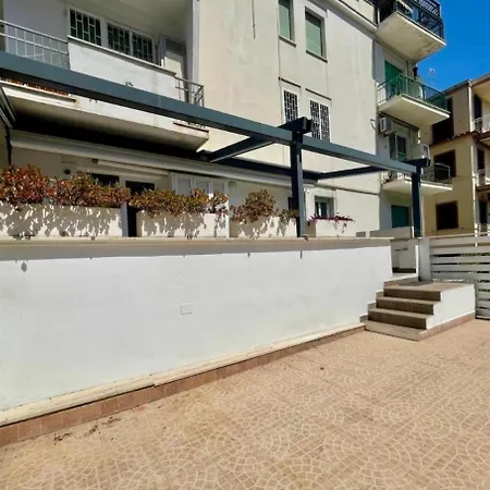 Lighthouse Terrace Family-group Friendly آنسيو
