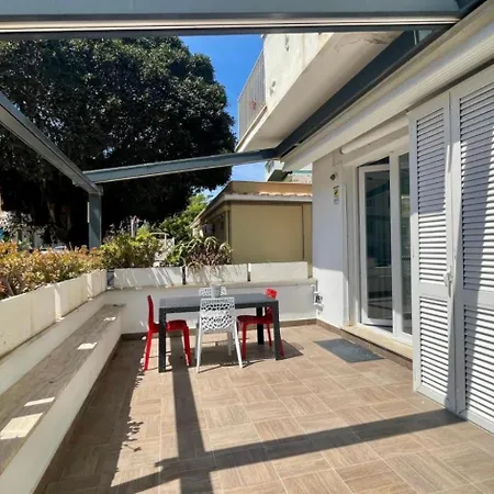 Lighthouse Terrace Family-group Friendly Anzio